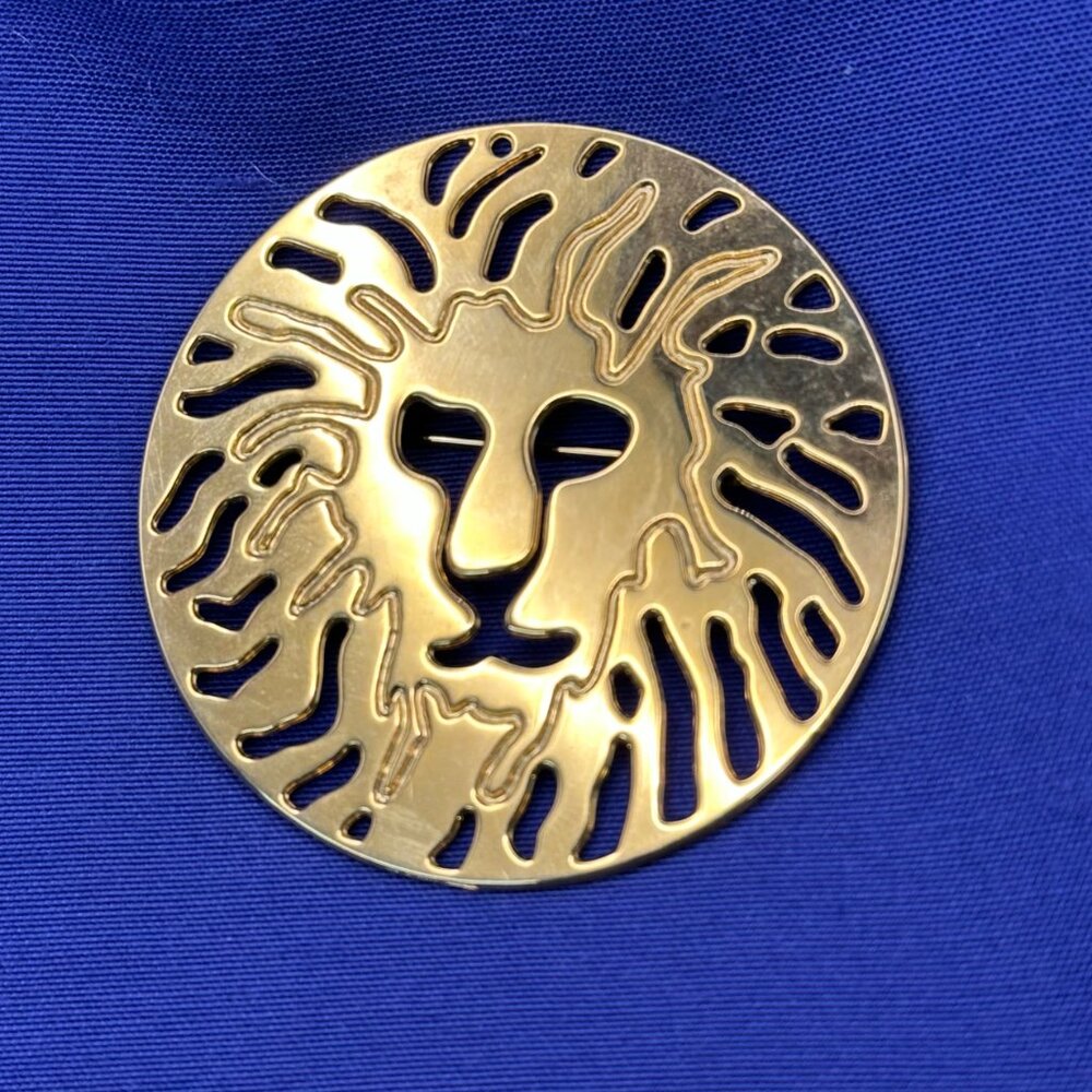 VTG Anne Klein Lion Head Brooch/Pin Open Work Gold-Tone Disc 2” Diameter - Picture 5 of 7